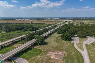 5008 Hazelnut Ln, Del Valle, TX 78617 - Photo 9