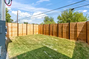 943 E 52nd St, Austin, TX 78751 - Photo 21