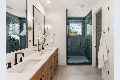 943 E 52nd Street, Austin, TX 78751 - Photo 11