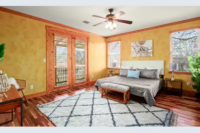 912 E E. 51st Street, Austin, TX 78751 - Photo 11