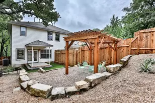 1700 Perez St, Austin, TX 78721 - Photo 9