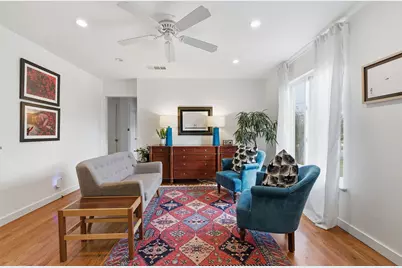 912 E 55th 1/2 Street, Austin, TX 78751 - Photo 3