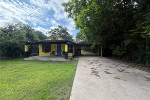506 Ruddy St, Lockhart, TX 78644 - Photo 3