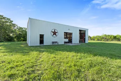3060 Fm 1704, Elgin, TX 78621 - Photo 35