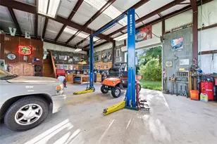 3060 Fm 1704, Elgin, TX 78621 - Photo 37