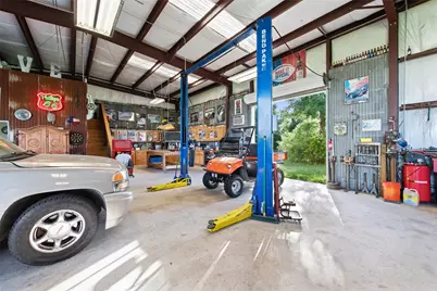 3060 Fm 1704, Elgin, TX 78621 - Photo 37