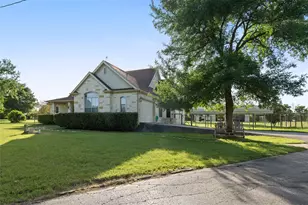 3060 Fm 1704, Elgin, TX 78621 - Photo 7