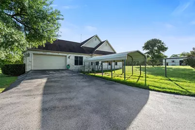 3060 Fm 1704, Elgin, TX 78621 - Photo 29