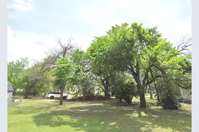 303 E Wolf Street, Granger, TX 76530 - Photo 7