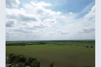 303 E Wolf Street, Granger, TX 76530 - Photo 7