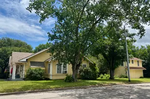 803 Elm St, Seguin, TX 78155 - Photo 3