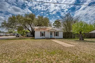 609 Dickson St, Lexington, TX 78947 - Photo 1