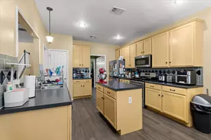 310 N Carriage Hills Dr, Georgetown, TX 78626 - Photo 9
