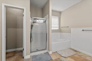 310 N Carriage Hills Dr, Georgetown, TX 78626 - Photo 17