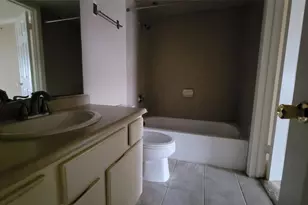 501 W 26th St, Austin, TX 78705 - Photo 5