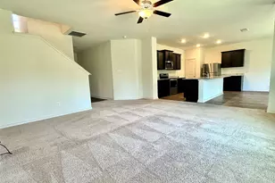 109 Sunnymeade Ln, Jarrell, TX 76537 - Photo 17