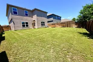 109 Sunnymeade Ln, Jarrell, TX 76537 - Photo 13