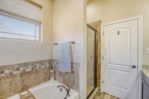 320 Kaanapali Ln, Bastrop, TX 78602 - Photo 21