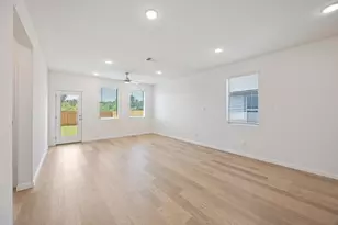 195 Hornet St, Elgin, TX 78621 - Photo 11
