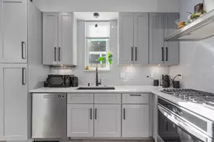 2703 E 3rd St, Austin, TX 78702 - Photo 11