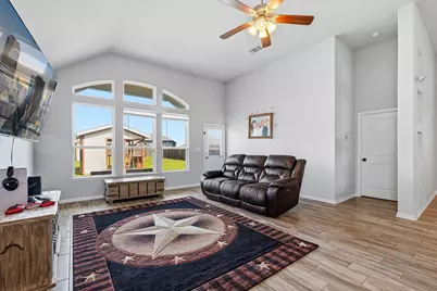 309 Baxendale Street, Hutto, TX 78634 - Photo 5