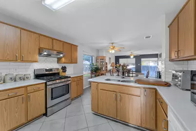 302 Debora Drive, Georgetown, TX 78628 - Photo 7