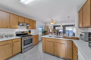 302 Debora Dr, Georgetown, TX 78628 - Photo 7