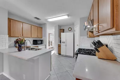 302 Debora Drive, Georgetown, TX 78628 - Photo 9