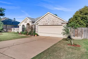 302 Debora Dr, Georgetown, TX 78628 - Photo 3