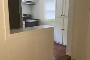 417 S Commerce St, Lockhart, TX 78644 - Photo 5