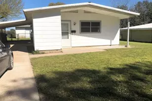 718 Hogan Dr, Rockdale, TX 76567 - Photo 1