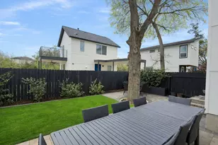 1182 Ridgeway Dr, Austin, TX 78702 - Photo 29