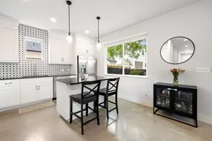 1182 Ridgeway Dr, Austin, TX 78702 - Photo 13