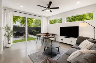 1182 Ridgeway Dr, Austin, TX 78702 - Photo 9
