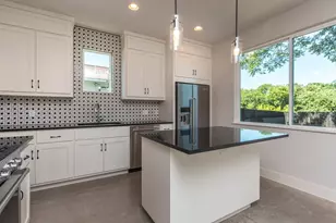 1182 Ridgeway Dr, Austin, TX 78702 - Photo 11