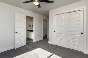 1182 Ridgeway Dr, Austin, TX 78702 - Photo 25