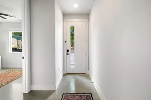 1182 Ridgeway Dr, Austin, TX 78702 - Photo 5
