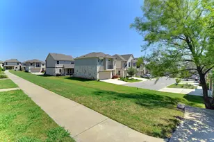 2105 Town Centre Dr, Round Rock, TX 78664 - Photo 33