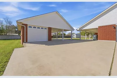 714 Louisiana Avenue, Shiner, TX 77984 - Photo 33