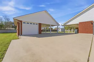 714 Louisiana Ave, Shiner, TX 77984 - Photo 33