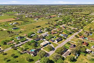 714 Louisiana Ave, Shiner, TX 77984 - Photo 37