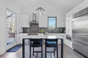 308 Onion St, Austin, TX 78702 - Photo 9