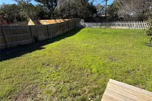 341 Mary Max Cir Circle, San Marcos, TX 78666 - Photo 13