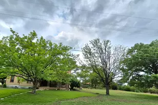 204 W Salty St, Thorndale, TX 76577 - Photo 7