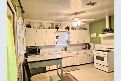 204 W Salty Street, Thorndale, TX 76577 - Photo 9