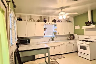 204 W Salty St, Thorndale, TX 76577 - Photo 9