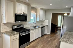 3319 Meadowcreek Dr, Missouri City, TX 77459 - Photo 3