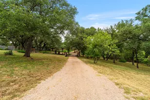 129 Jewel Ln, Spicewood, TX 78669 - Photo 7