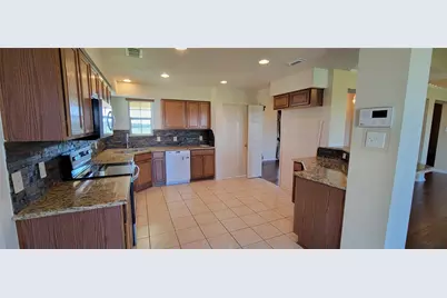 10616 Doyle Road, Del Valle, TX 78617 - Photo 5