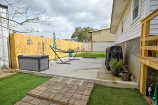 338 W Crockett St, La Grange, TX 78945 - Photo 29